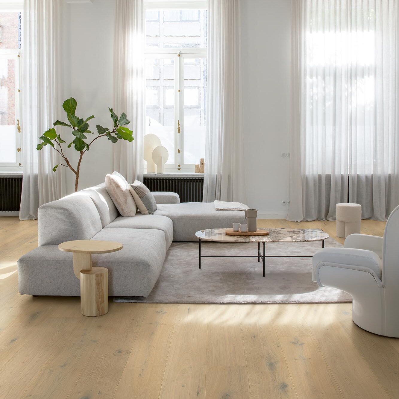 Quick-Step Faro - Lily White Oak Extra Matt - Timber flooring with fully waterproof surface.